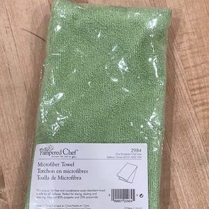 The Pampered Chef microfiber towel